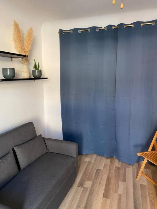 Puce Apartment *